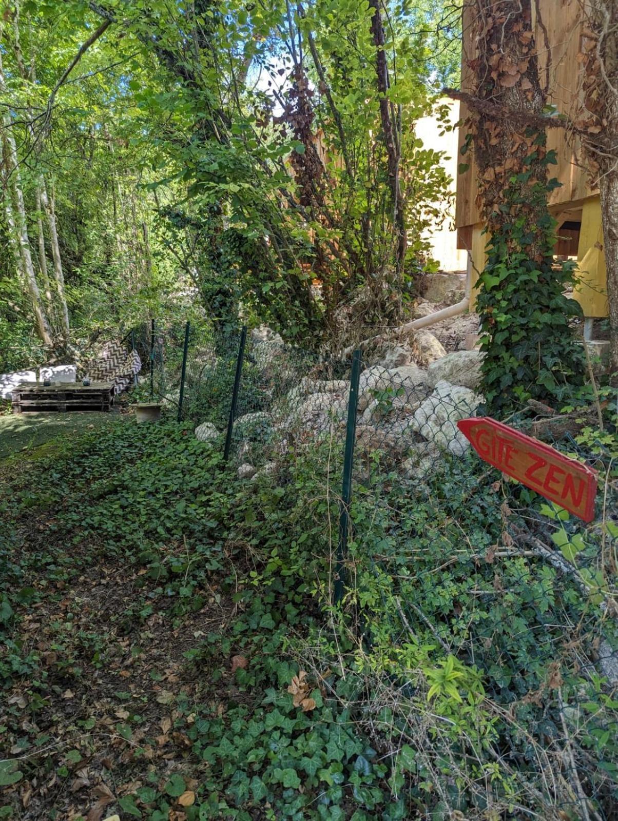Gite Zen Dans Les Bois Blesignac Exterior foto